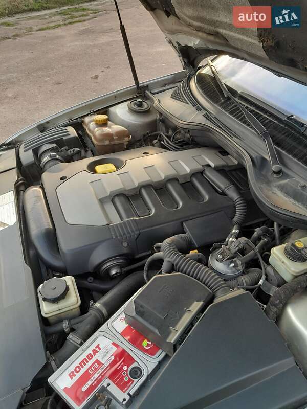 Седан Opel Omega 2002 в Киеве