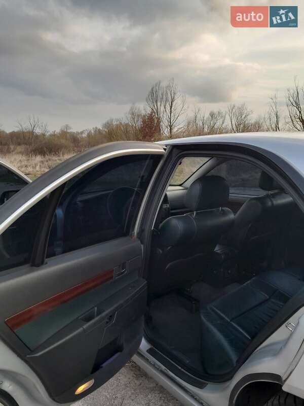 Седан Opel Omega 2002 в Киеве