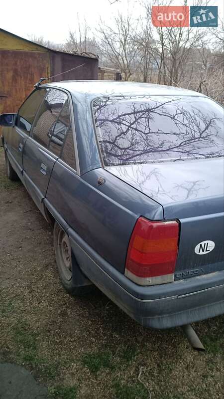 Седан Opel Omega 1988 в Кривом Роге фото 10 Седан Opel Omega 1988 в Кривом Роге