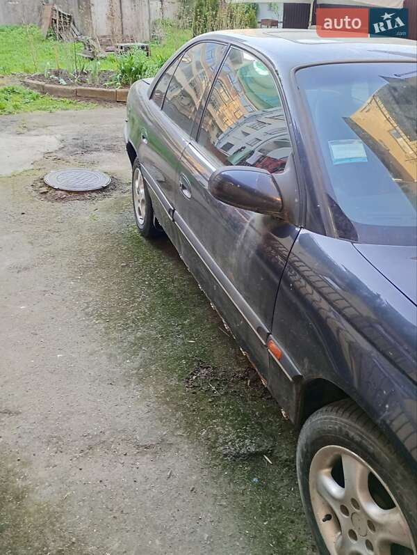Седан Opel Omega 1995 в Івано-Франківську
