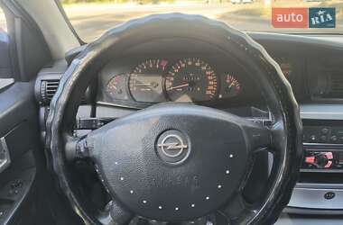 Седан Opel Omega 2002 в 