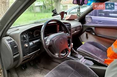 Универсал Opel Omega 1988 в 