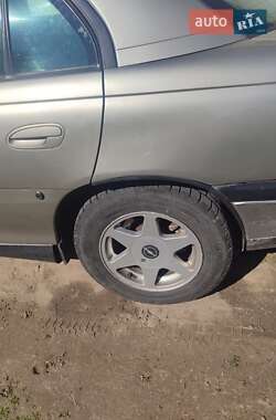 Седан Opel Omega 1998 в 