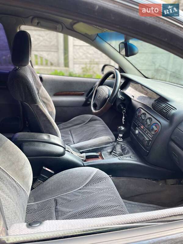Седан Opel Omega 1995 в Днепре