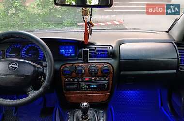 Седан Opel Omega 1997 в Києві