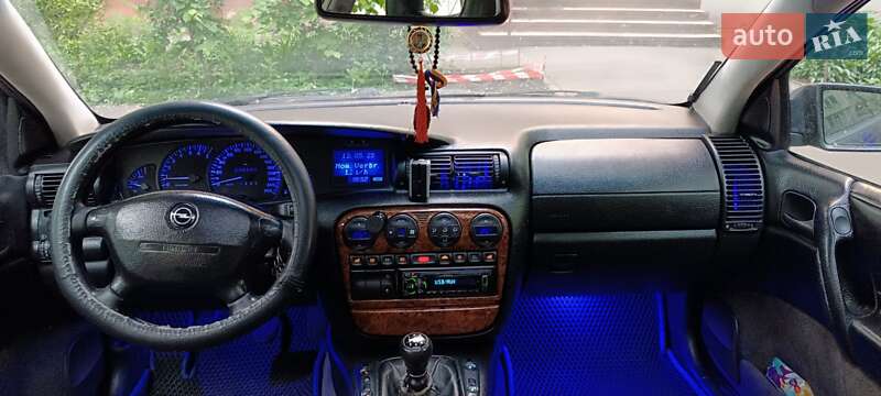 Opel Omega 1997