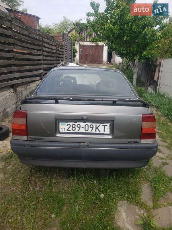 Седан Opel Omega 1988 в Києві