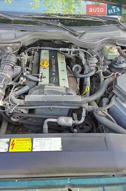 Седан Opel Omega 1998 в 