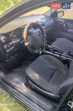 Седан Opel Omega 1995 в 