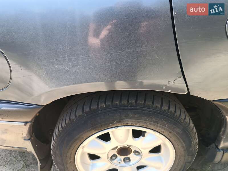 Седан Opel Omega 1994 в Павлограде