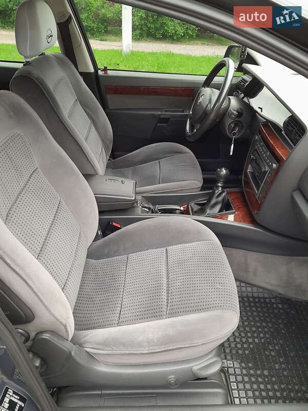 Седан Opel Omega 2001 в Кам'янці