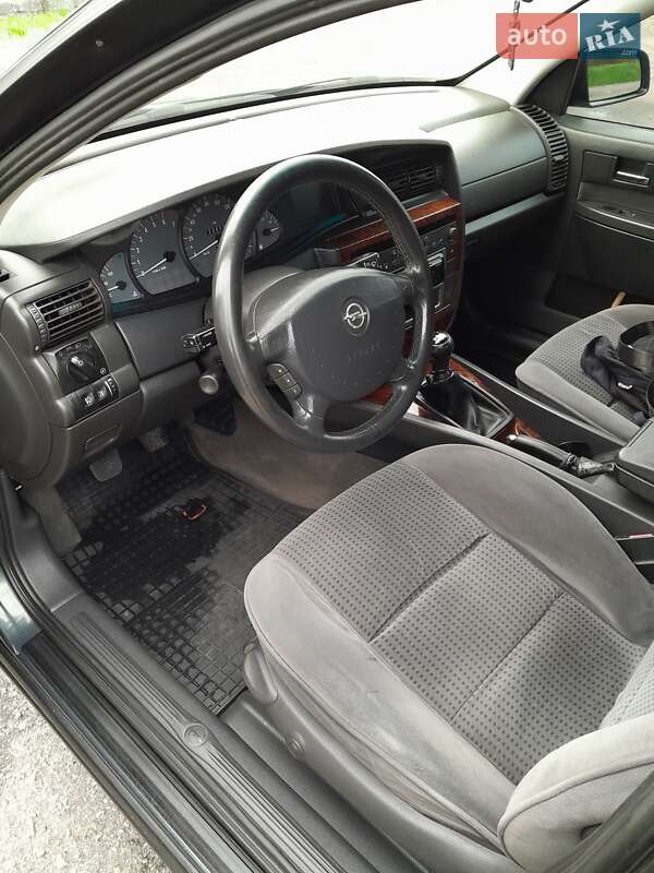Седан Opel Omega 2001 в Кам'янці
