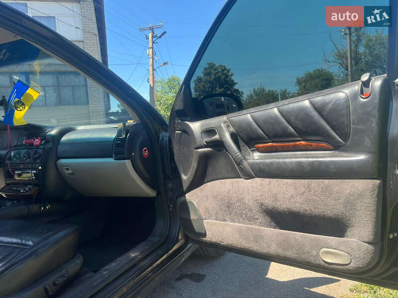 Седан Opel Omega 1996 в Староконстантинове