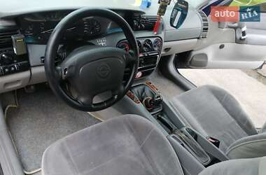 Седан Opel Omega 1995 в 