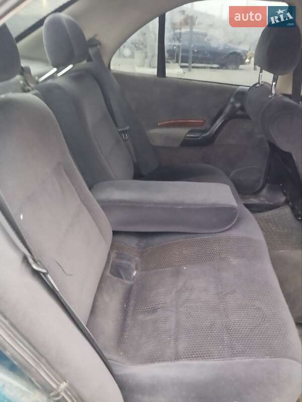 Седан Opel Omega 1995 в Орловщине