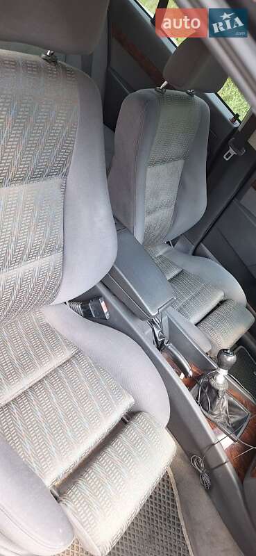 Седан Opel Omega 2001 в Павлограді