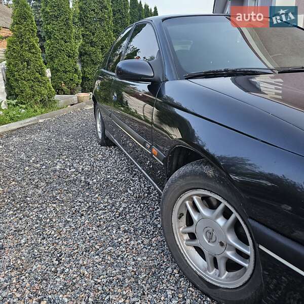 Седан Opel Omega 1998 в Люботине