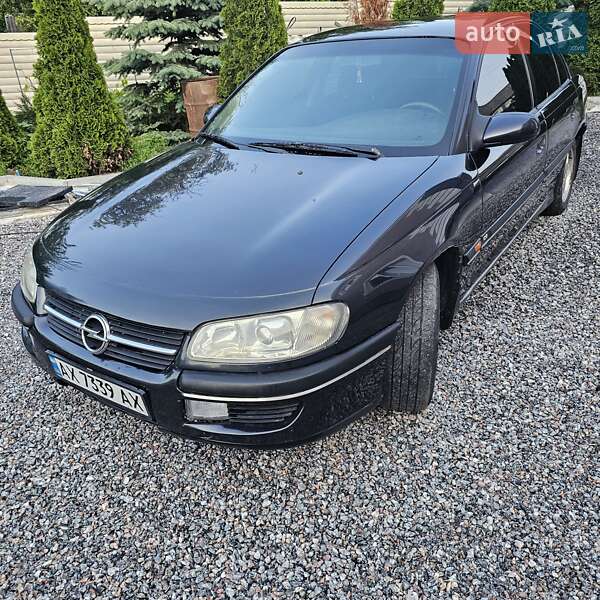 Седан Opel Omega 1998 в Люботине