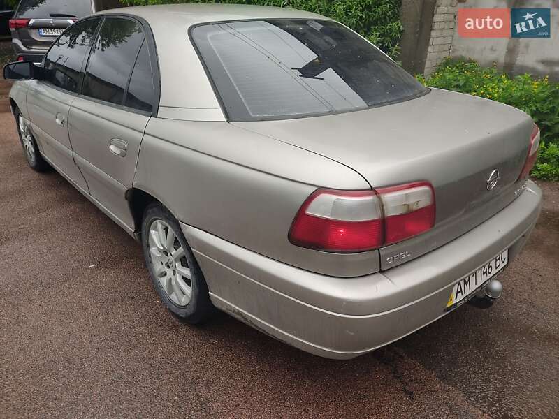 Седан Opel Omega 2002 в 