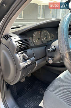 Седан Opel Omega 2001 в 
