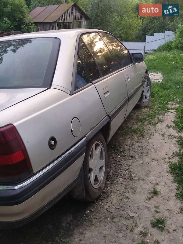 Седан Opel Omega 1992 в Вінниці