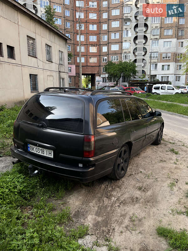 Універсал Opel Omega 2002 в Рівному