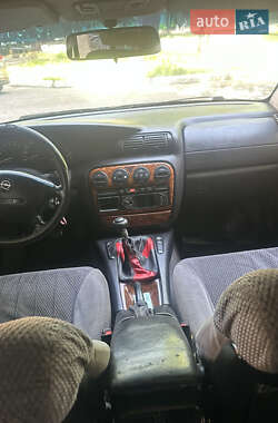 Седан Opel Omega 1996 в 