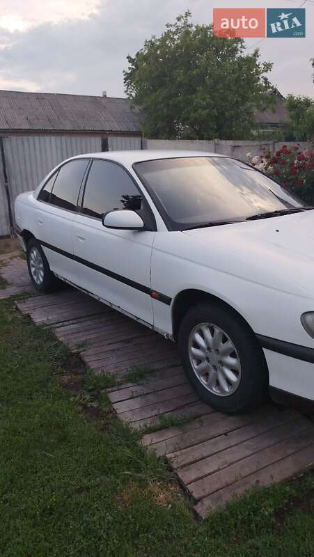 Седан Opel Omega 1998 в Кременчуге