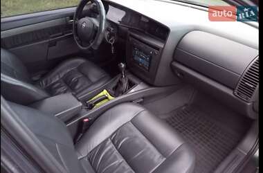 Седан Opel Omega 2000 в 