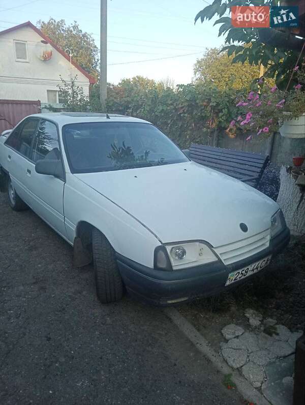 Седан Opel Omega 1989 в Диканьці фото Седан Opel Omega 1989 в Диканьці