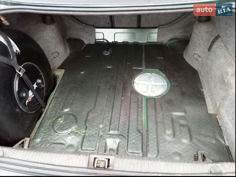 Седан Opel Omega 2000 в Боровій