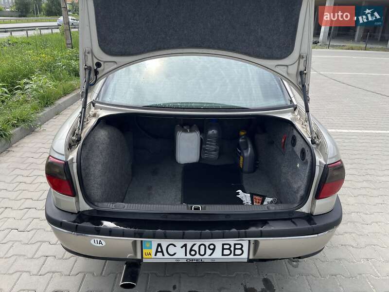 Седан Opel Omega 1996 в Луцке фото 19 Седан Opel Omega 1996 в Луцке