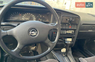 Седан Opel Omega 1992 в 
