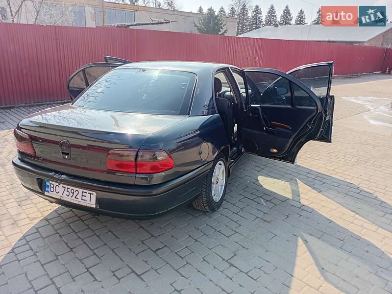 Седан Opel Omega 1998 в Львове