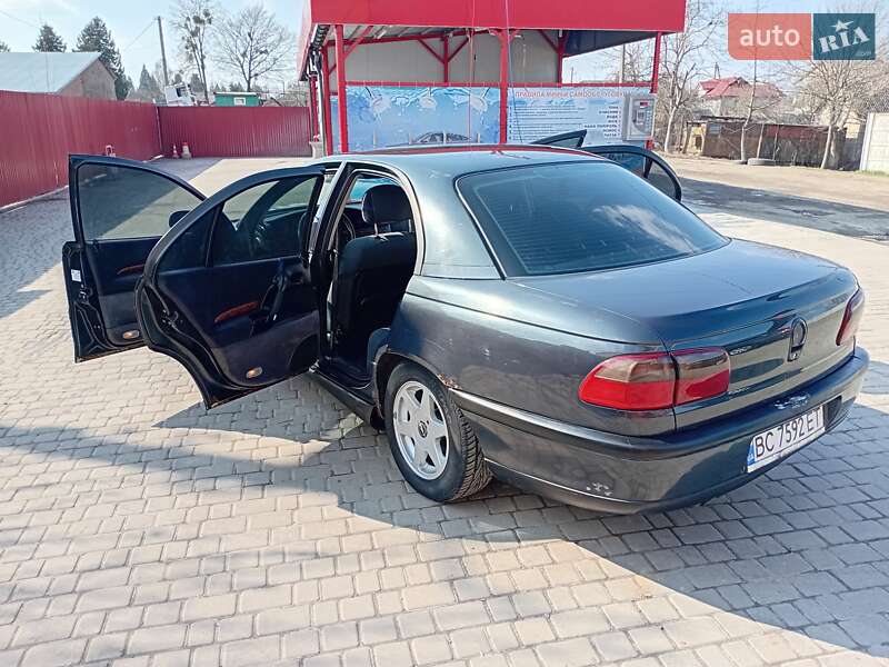 Седан Opel Omega 1998 в Львове