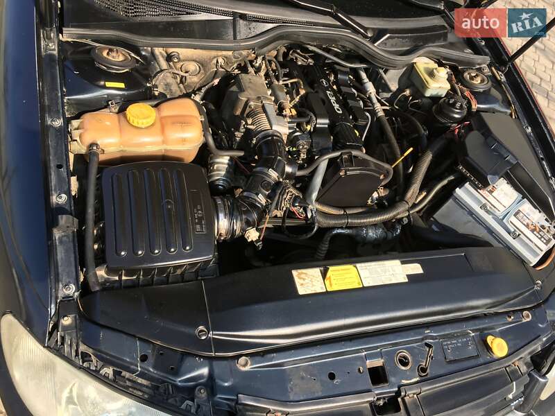 Седан Opel Omega 1998 в Львове