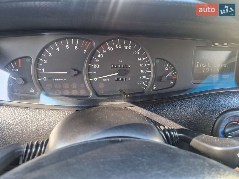 Седан Opel Omega 1995 в Одессе