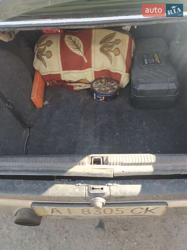 Седан Opel Omega 1989 в Бородянке