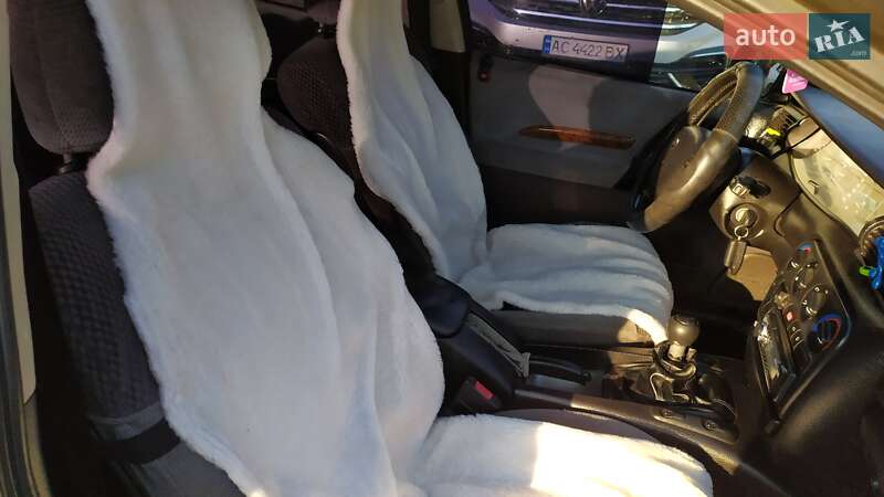 Седан Opel Omega 1995 в Луцке