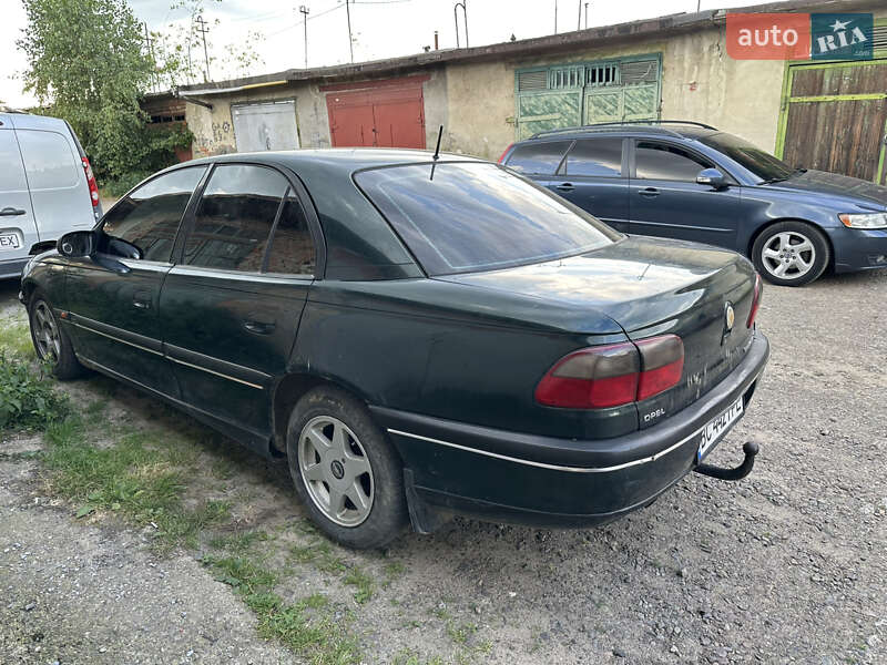 Седан Opel Omega 1997 в Стрию