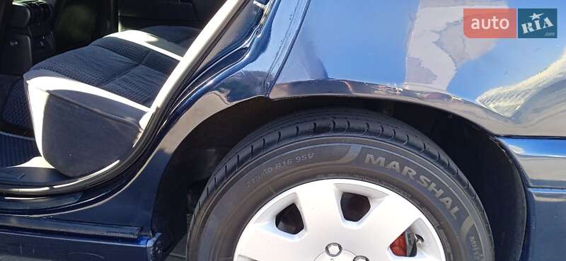 Седан Opel Omega 2000 в Житомире
