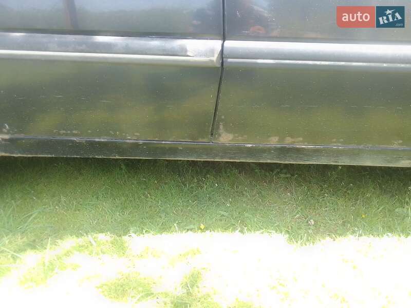Седан Opel Omega 1989 в Стрые