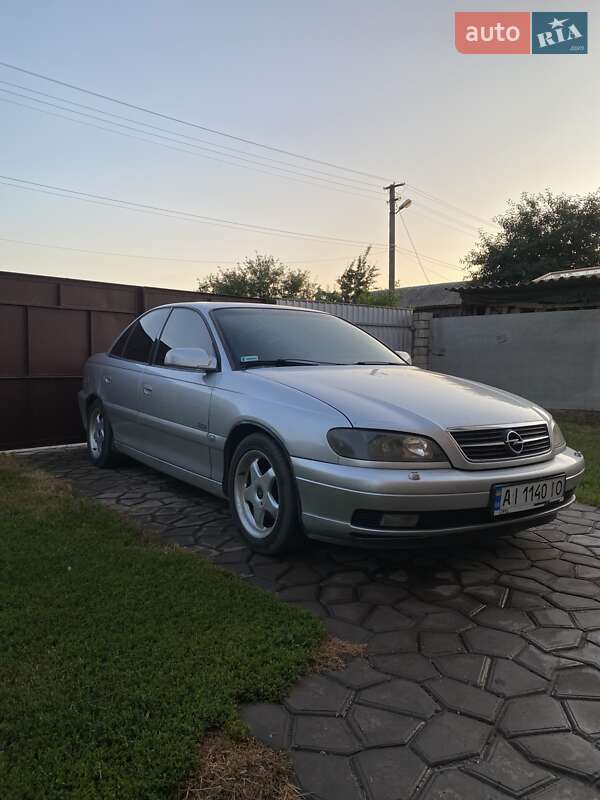 Opel Omega 2000
