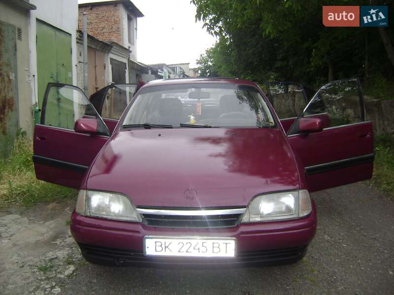 Седан Opel Omega 1991 в Ровно