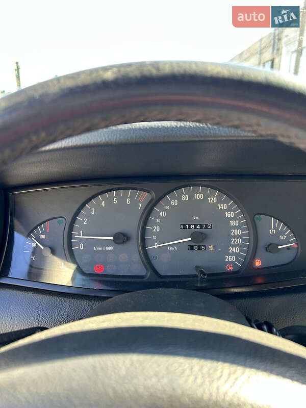 Седан Opel Omega 2000 в Сумах