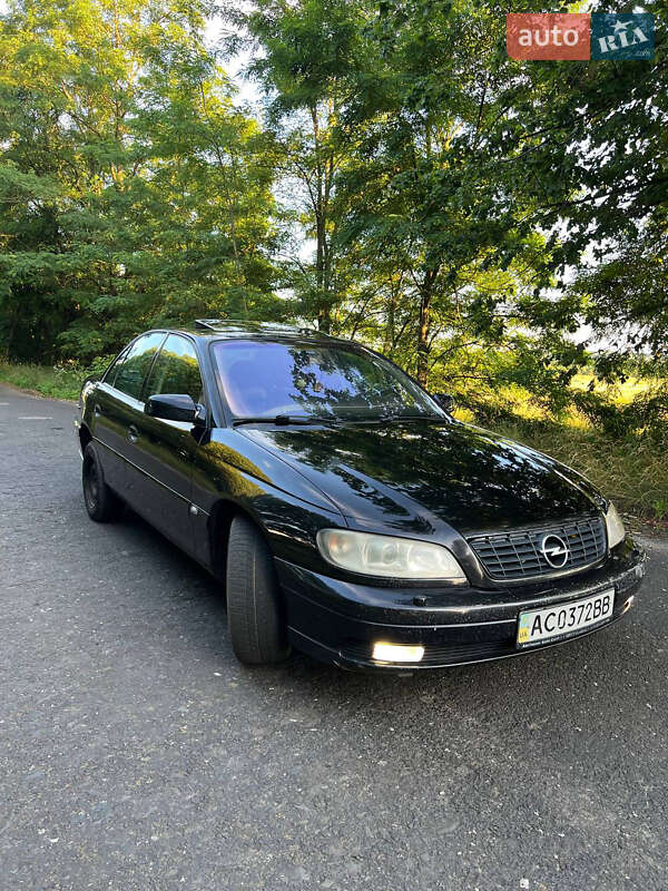 Седан Opel Omega 2003 в Вараше