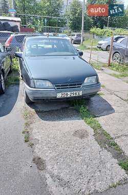Седан Opel Omega 1989 в Киеве
