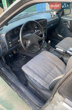 Седан Opel Omega 1987 в Одессе