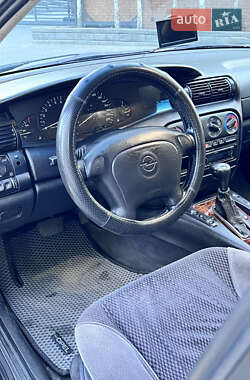 Седан Opel Omega 1995 в 