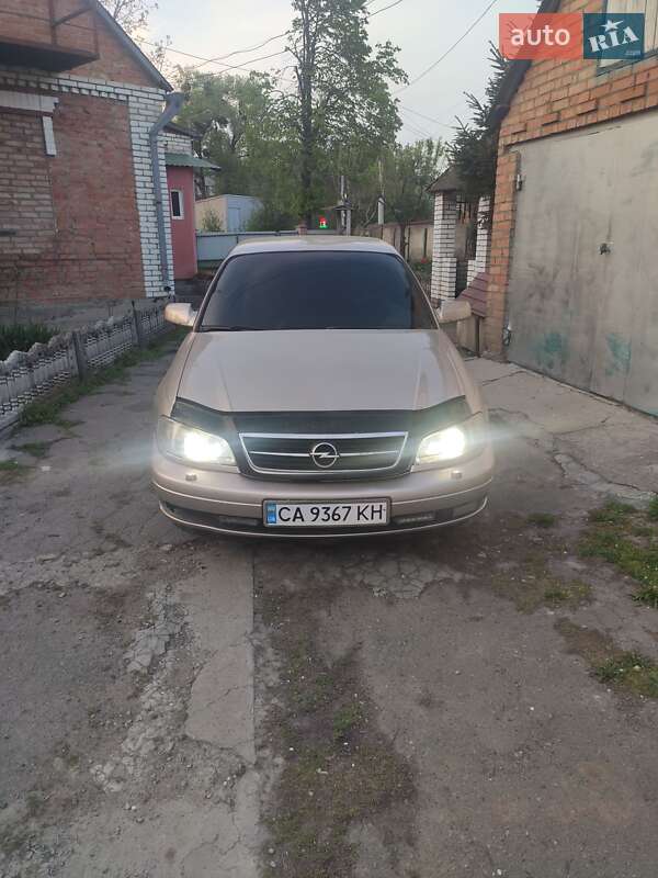 Седан Opel Omega 2000 в Виннице